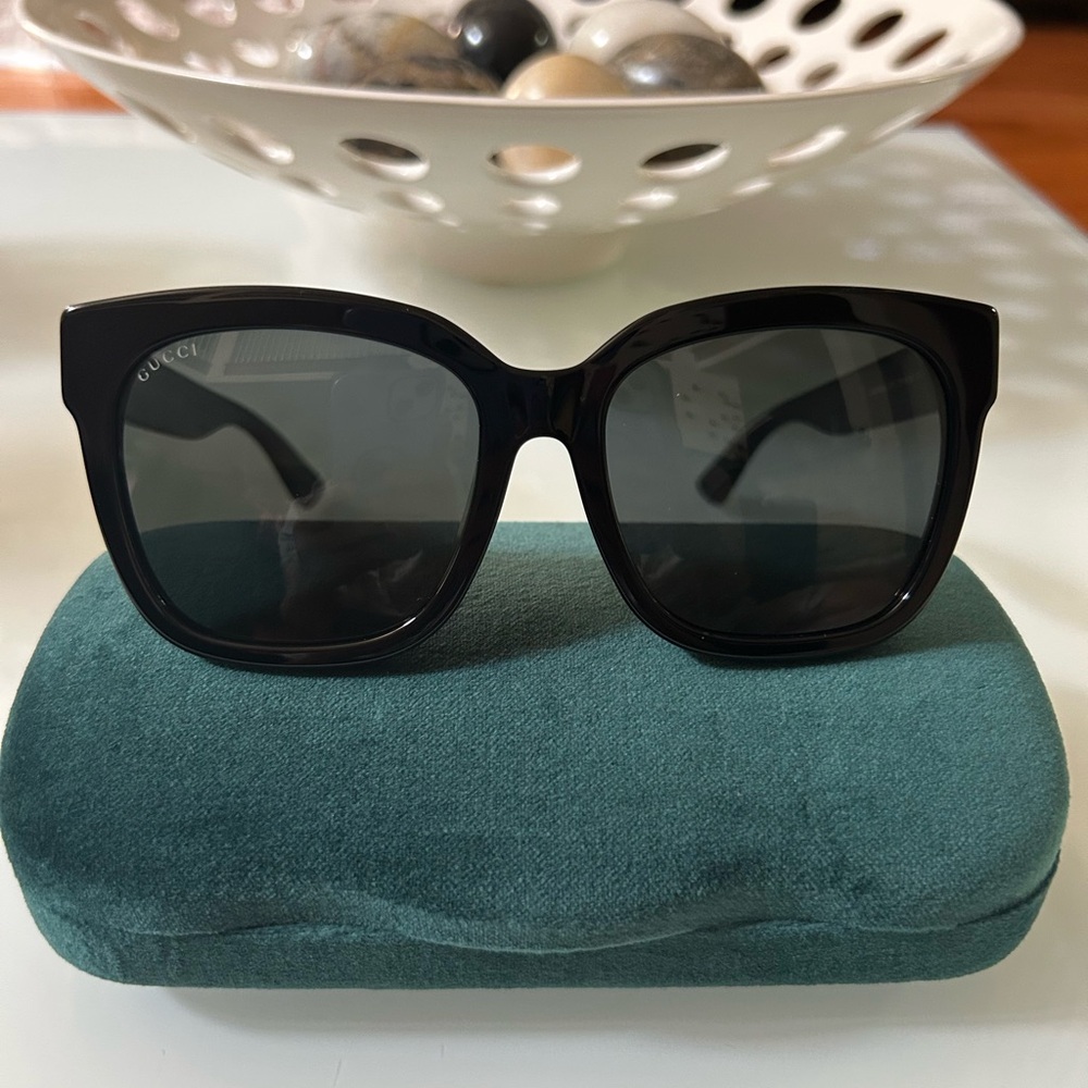 Gucci Black Oversized Square Sunglasses
